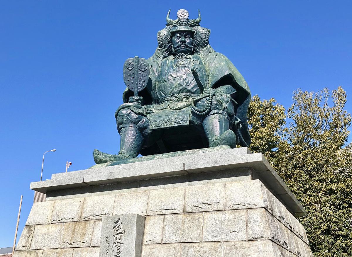 武田信玄公像
