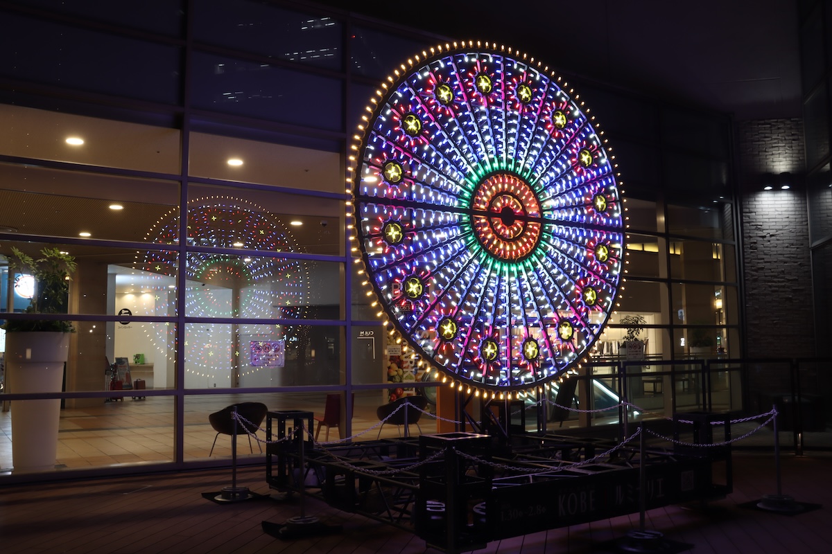 神戸ハーバーランドumie 西入口ウッドデッキ