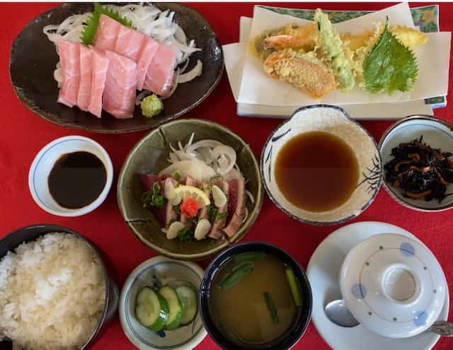 レストラン とも