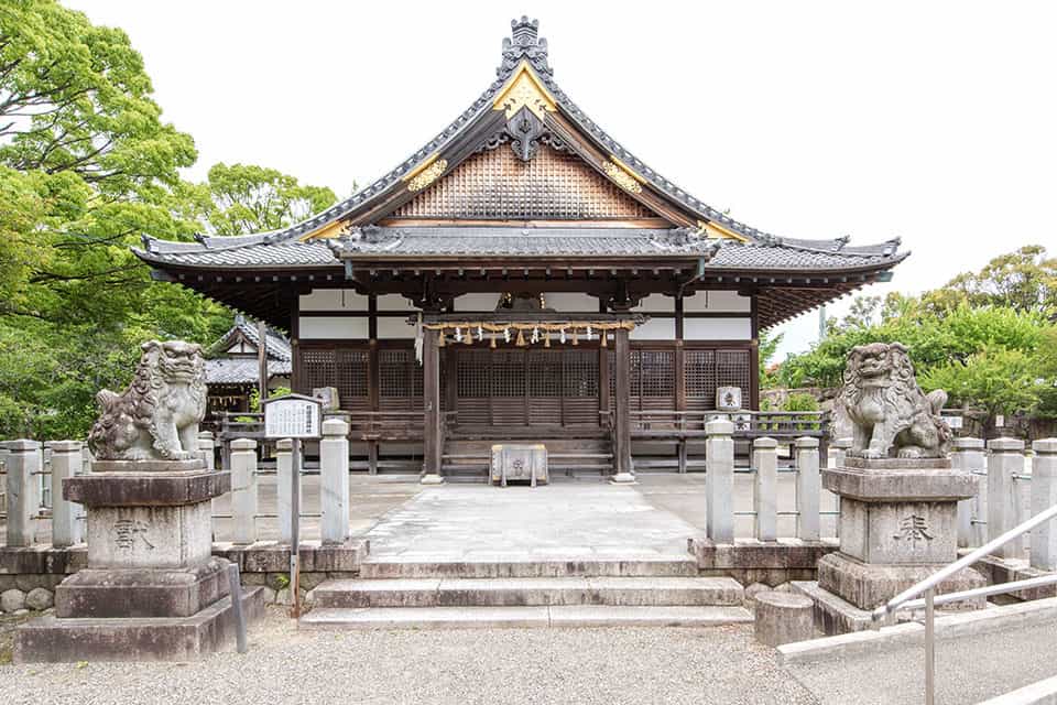 鎮国守国神社