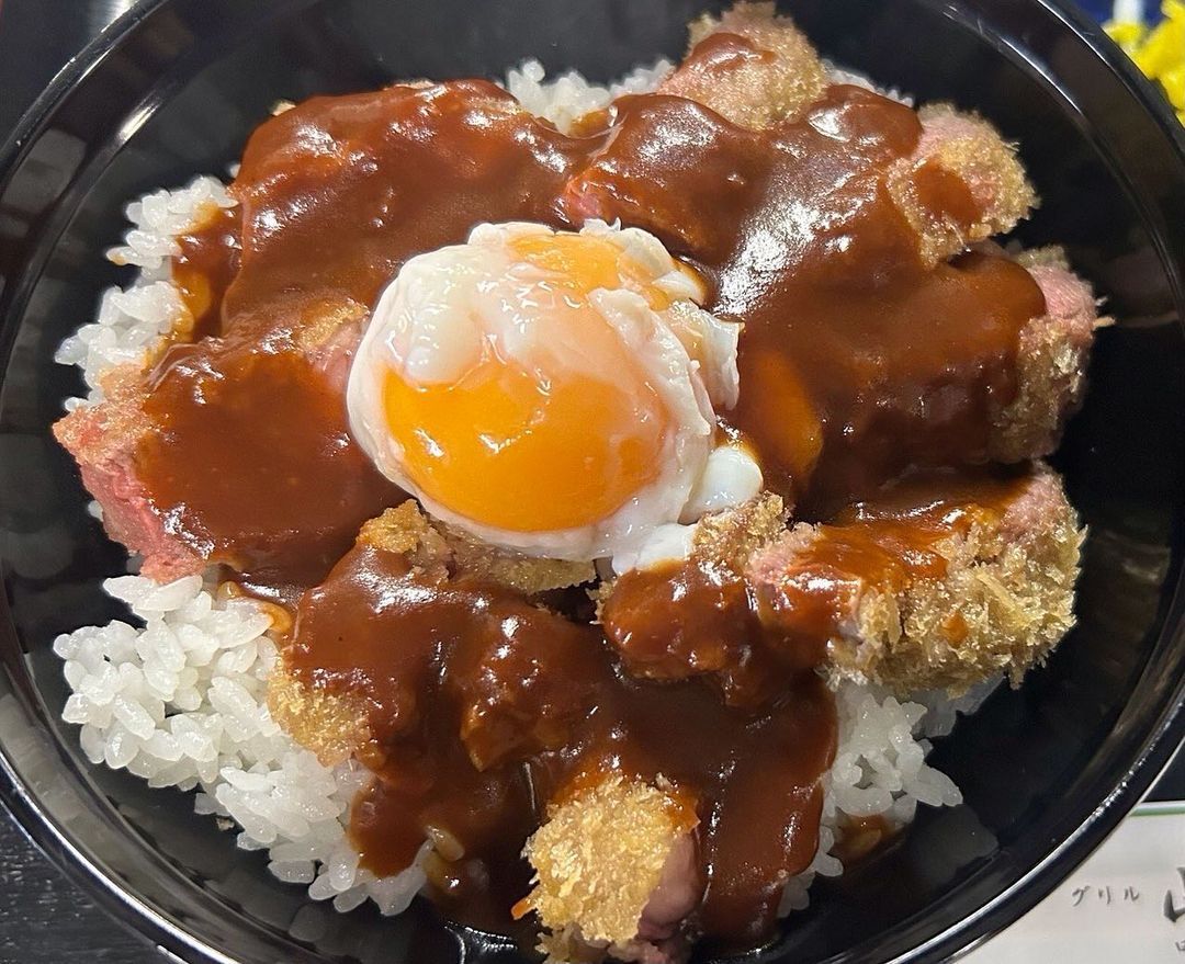 ①牛ヒレカツ丼 　②牛ヒレステーキ丼
