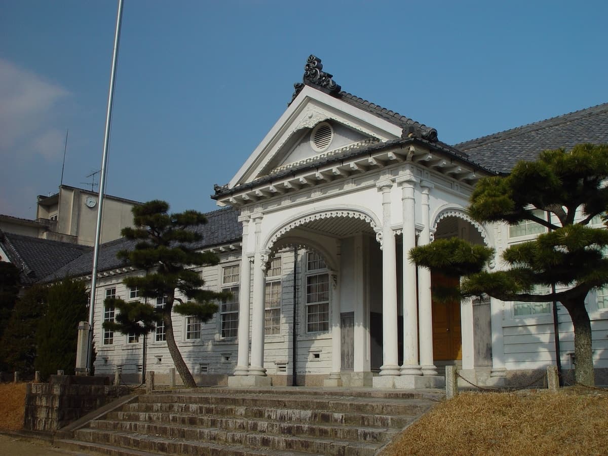 Mie Prefectural Ueno High School Meiji Building's image 1