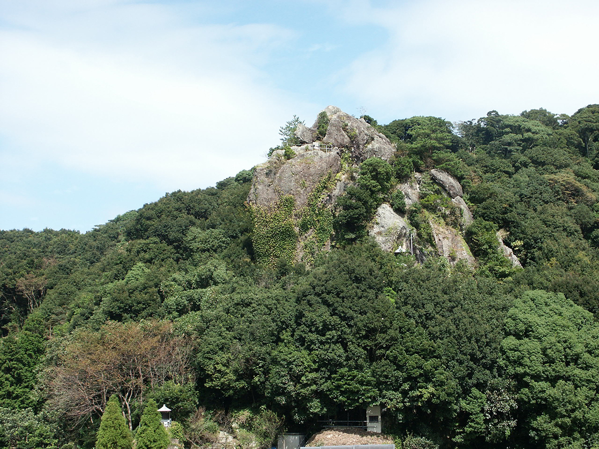 隠れ岩（勢至菩薩像）